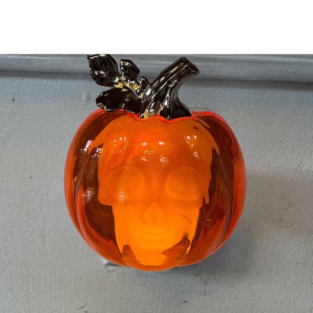 Bath and Body Works Halloween Skull Pumpkin Wallflowers Fragrance Plug In Orange
